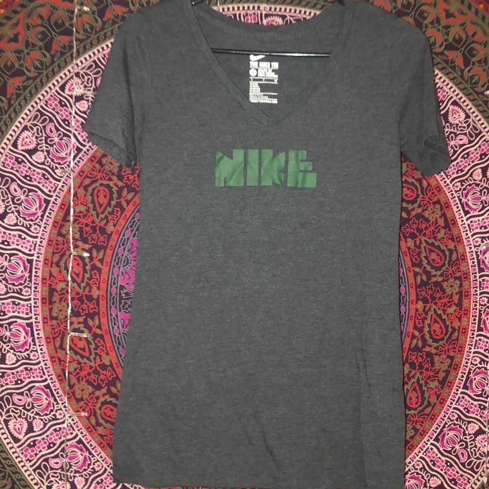 Nike tee